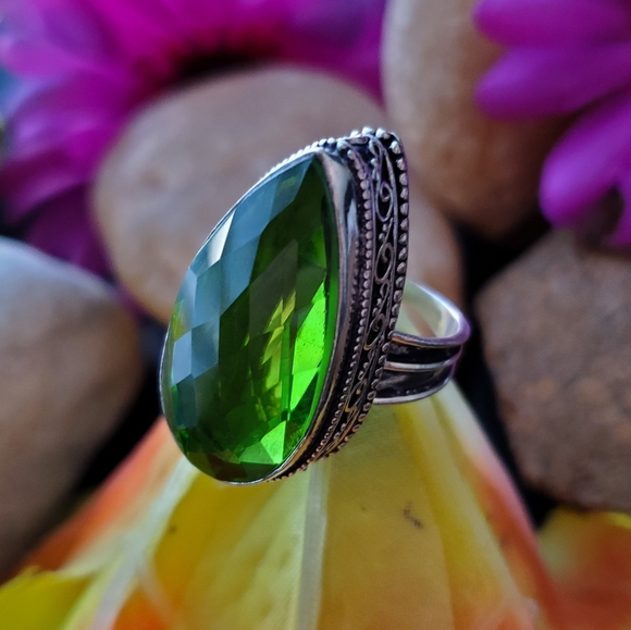 Jewelry - 💚 PERIDOT RING